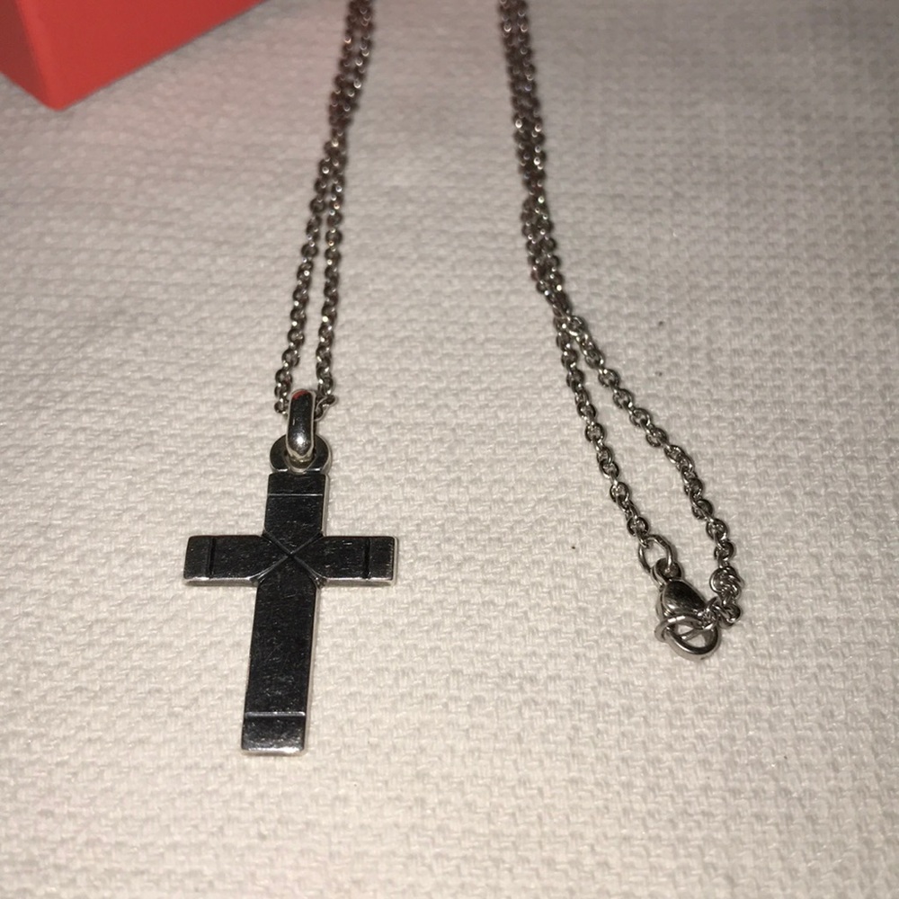 Sold. Men’s James Avery necklace